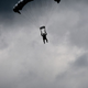 Paracaidista en el descenso. Getty